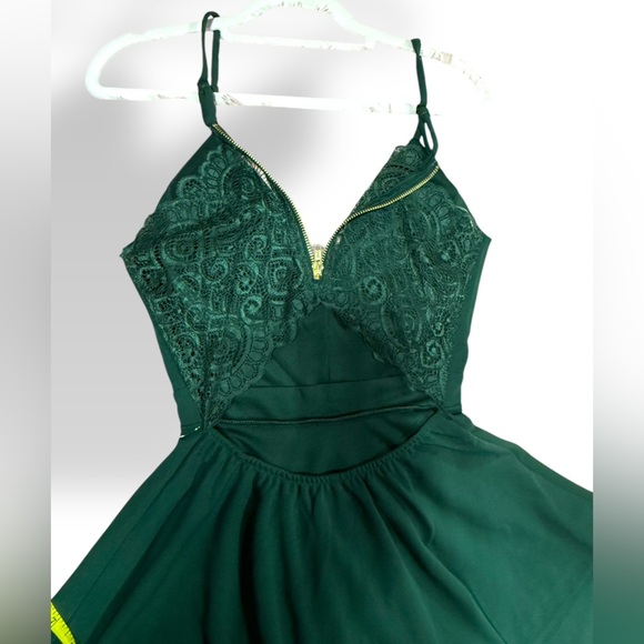 Emerald Sundae Green Lace Detail Dress - Layered and Lightly Flared Size SMALL - Picture 7 of 13